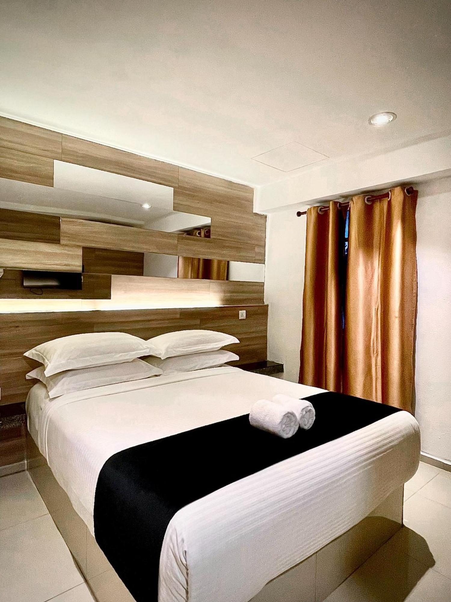 Hotel Villa Σερεμπάν Εξωτερικό φωτογραφία